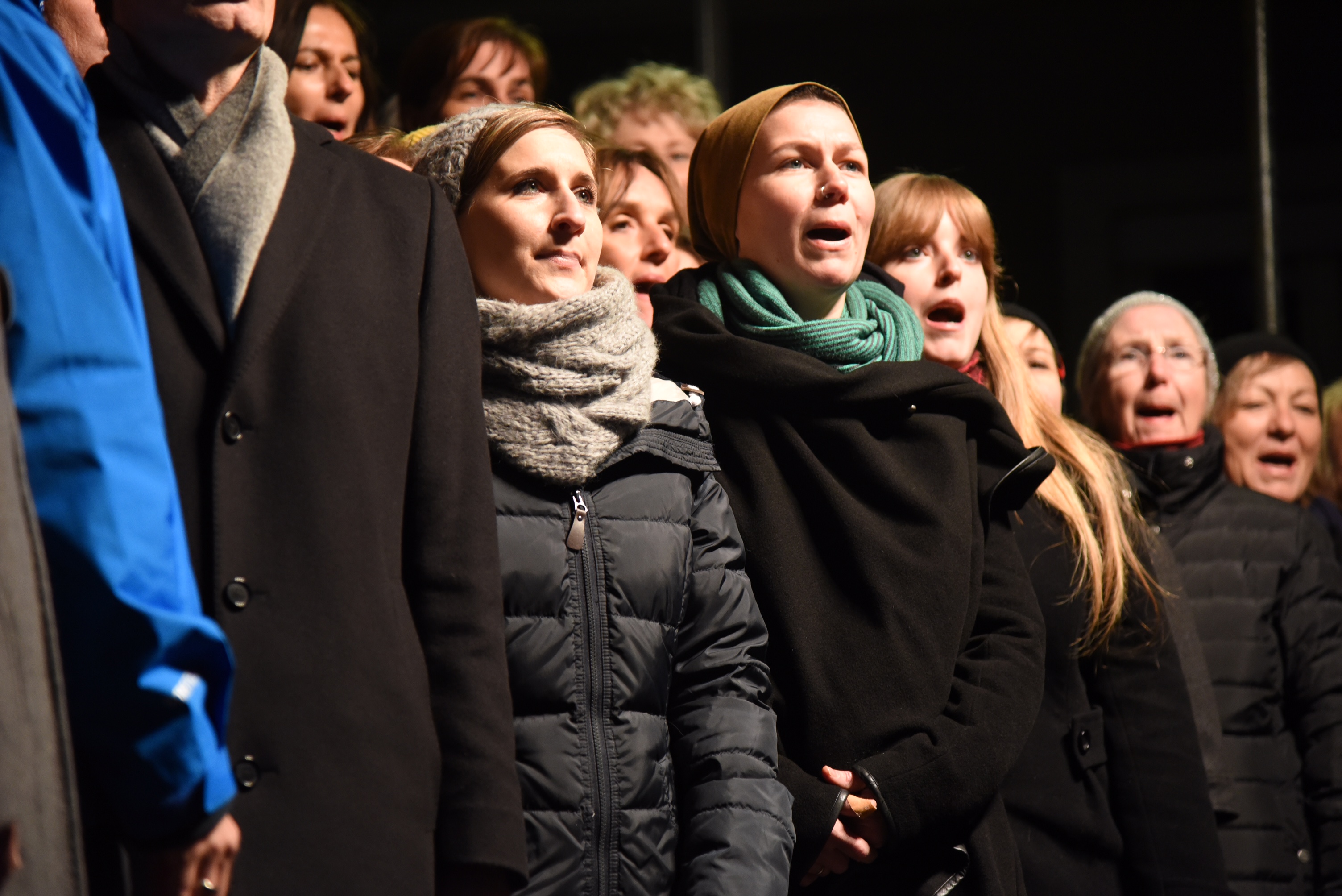 25Jahre_Menschenrechtsbrunnen_Winterbazar_c_Stadt_Linz_1.jpeg